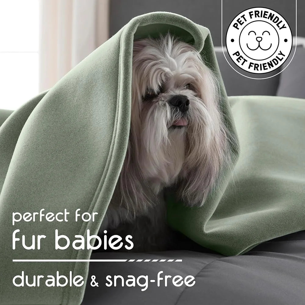 Durable Super Soft Lightweight Insulating Blanket
