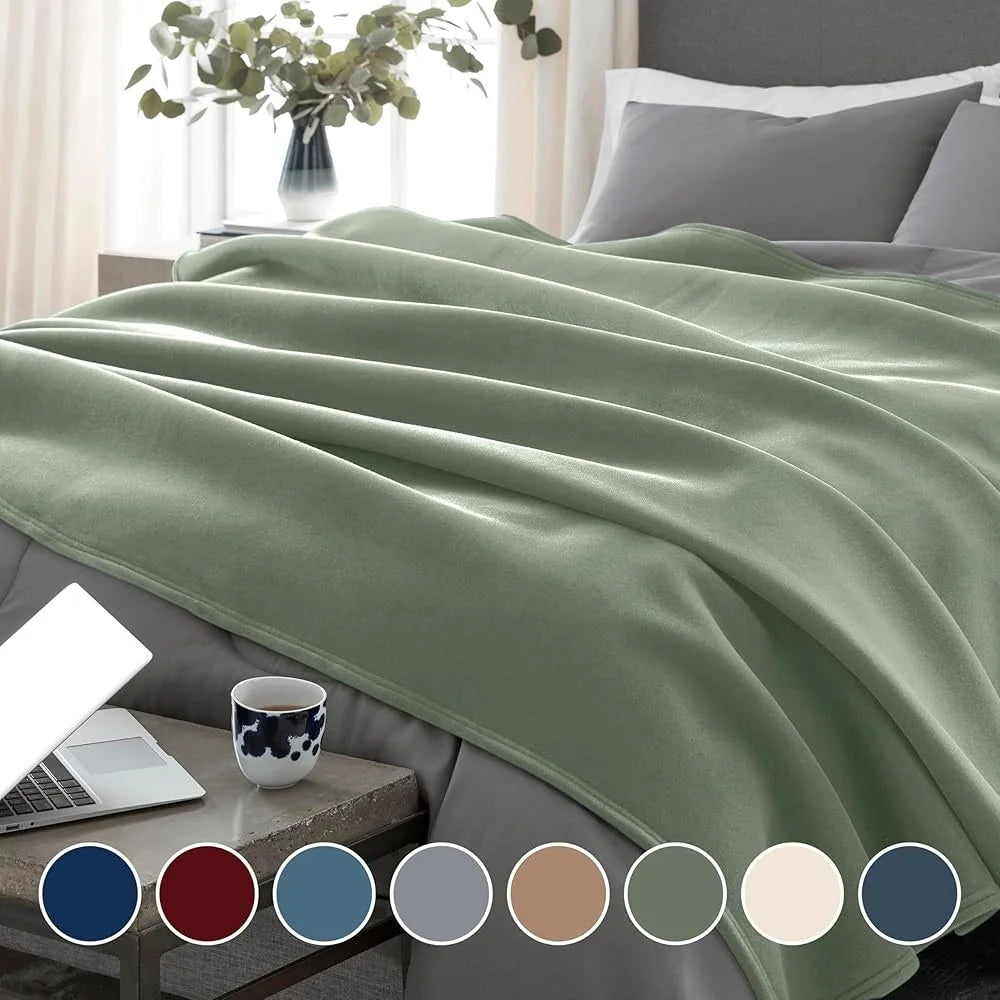 Durable Super Soft Lightweight Insulating Blanket