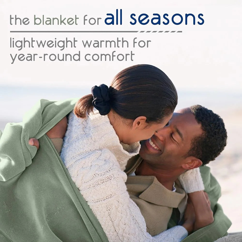 Durable Super Soft Lightweight Insulating Blanket